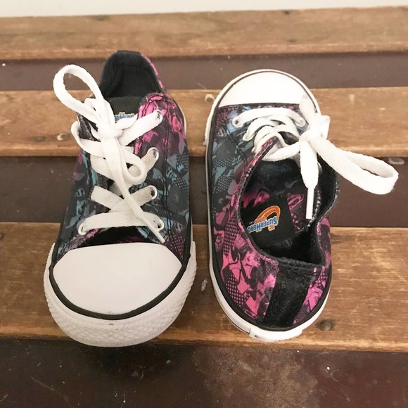 converse superhero shoes